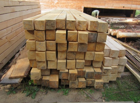Хранение бруса 150х150 на производстве
